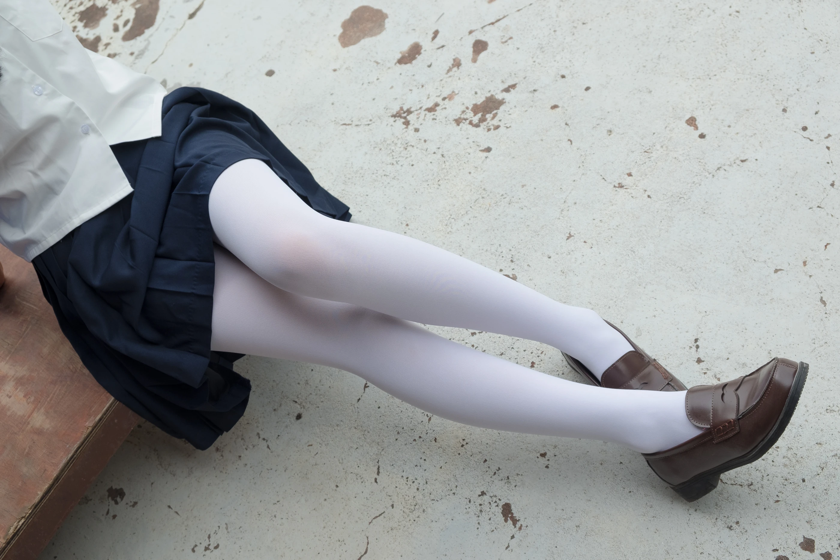 森萝财团 R15-034 [102P]插图4
